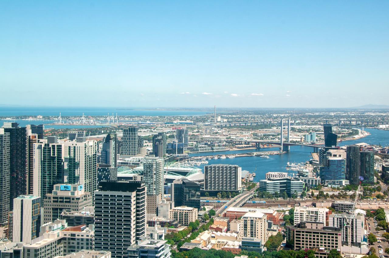 Light Tower Apartment Melbourne Exterior photo