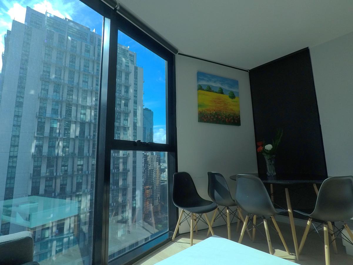Light Tower Apartment Melbourne Exterior photo